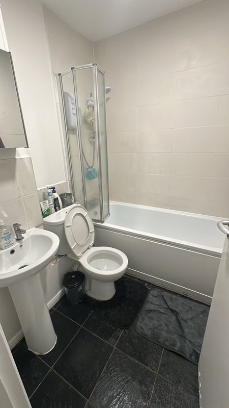 Room Cartwright Street in Greater London