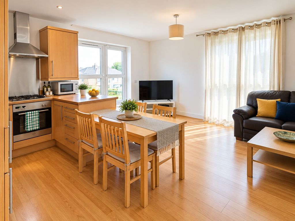 Flat Cedar Avenue in Greater London