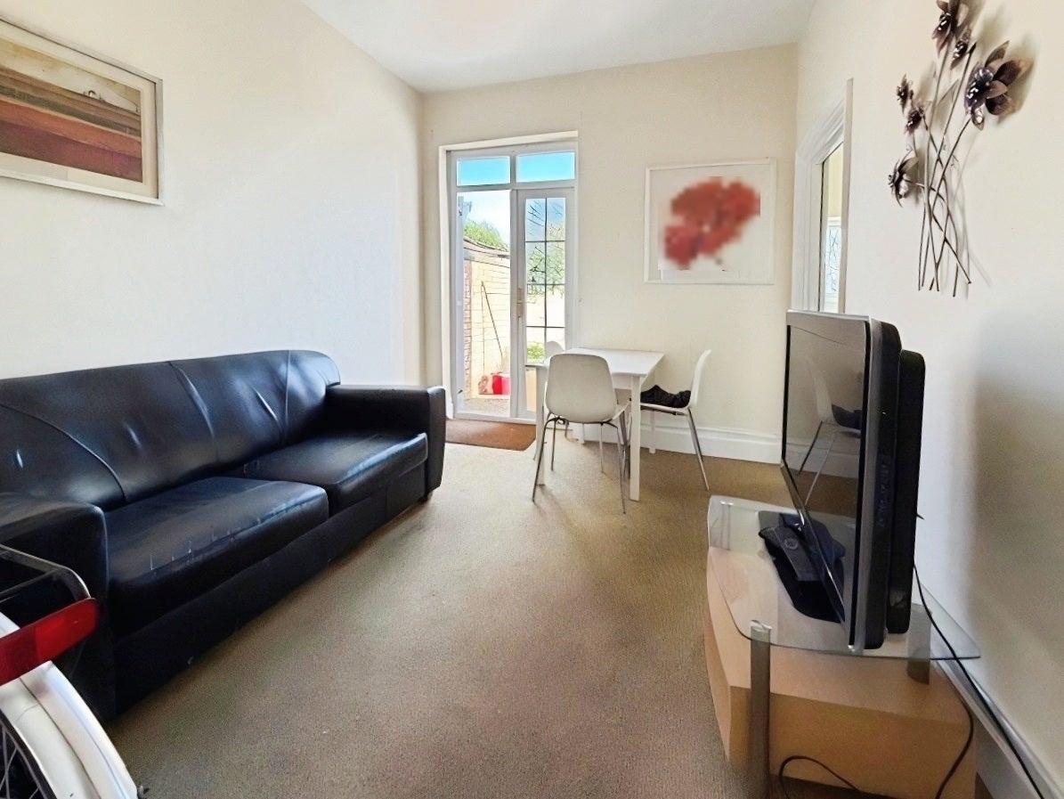 Room King George V Avenue in King's Lynn and West Norfolk