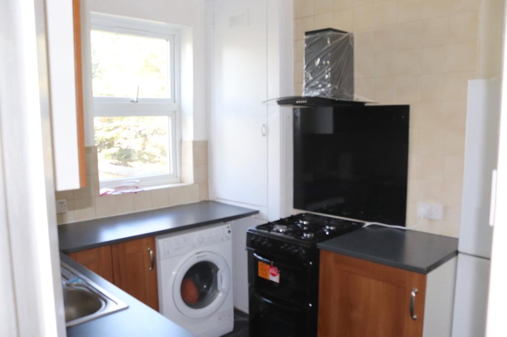 Flat Clarendon Gardens in Greater London