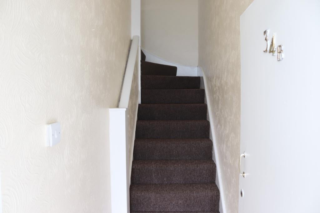 Flat Clarendon Gardens in Greater London
