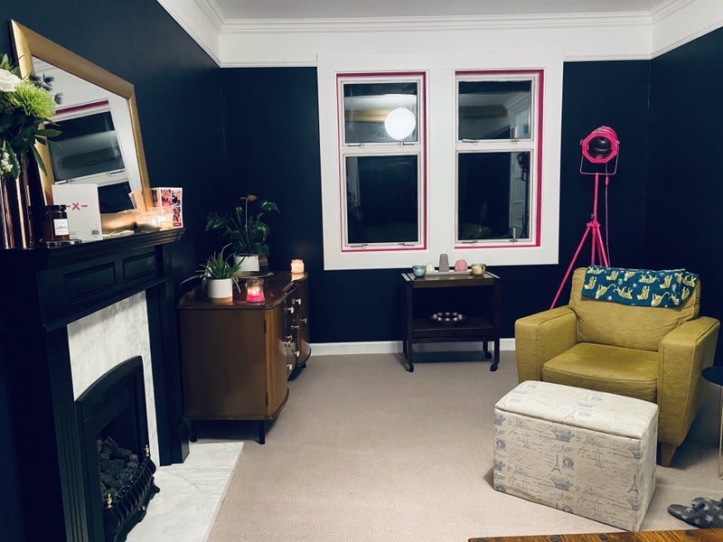Room Burnside Road in Uphall