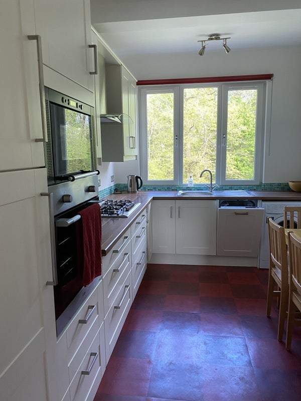 Room Burnside Road in Uphall