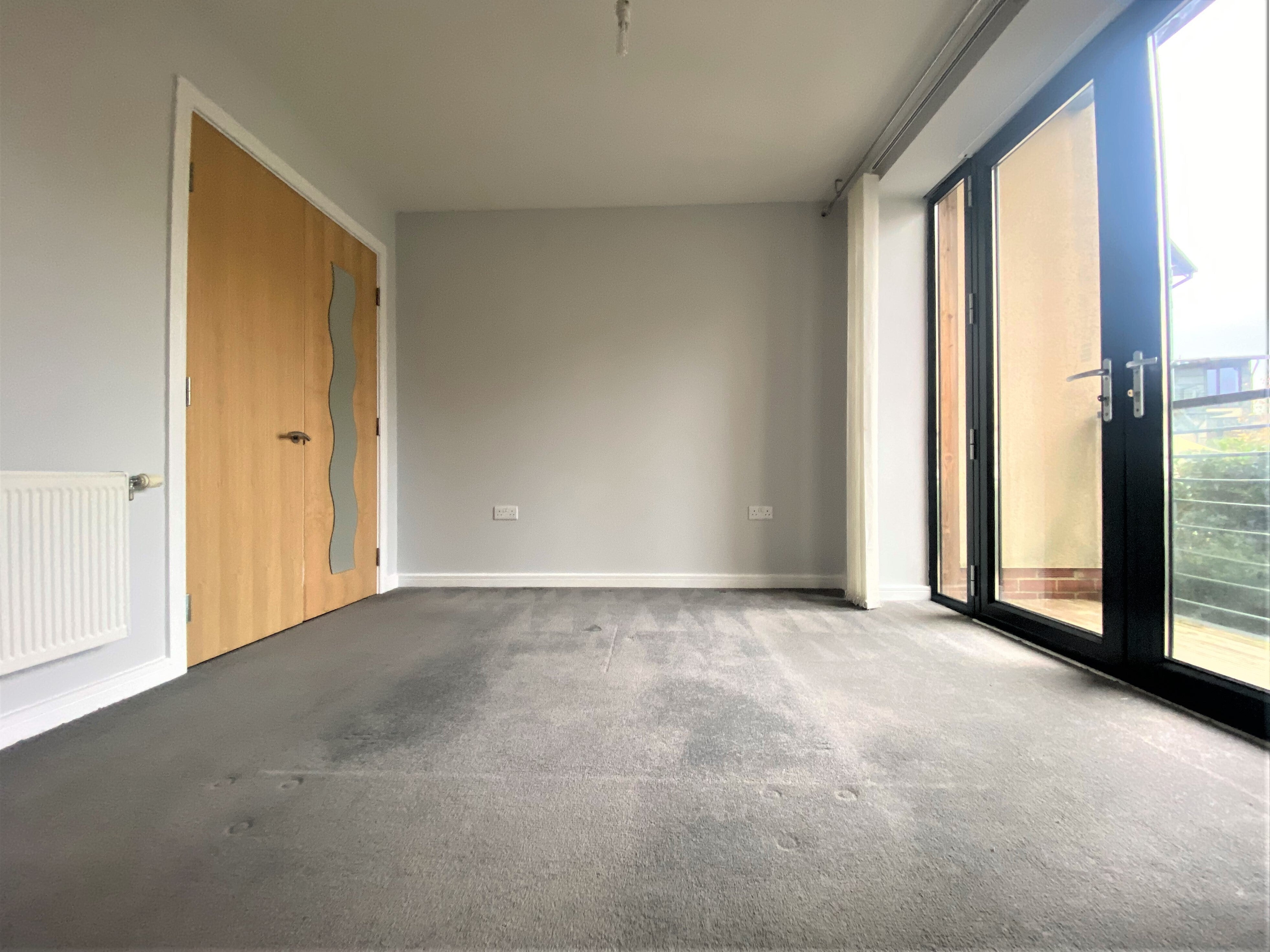 Flat Tunnicliffe Close in Swindon