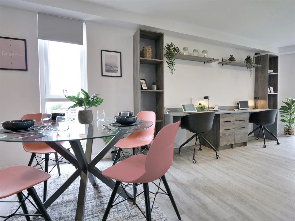 Room Adelphi Street in Preston