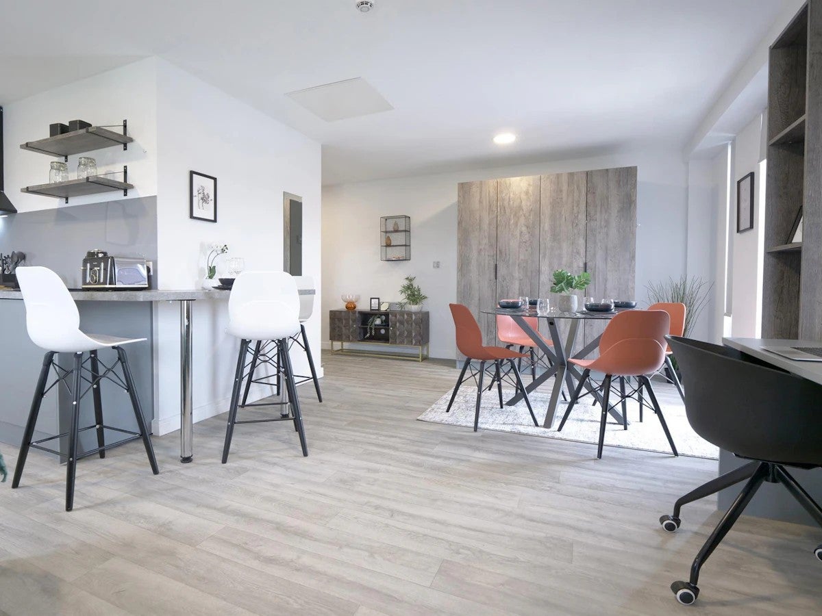 Room Adelphi Street in Preston