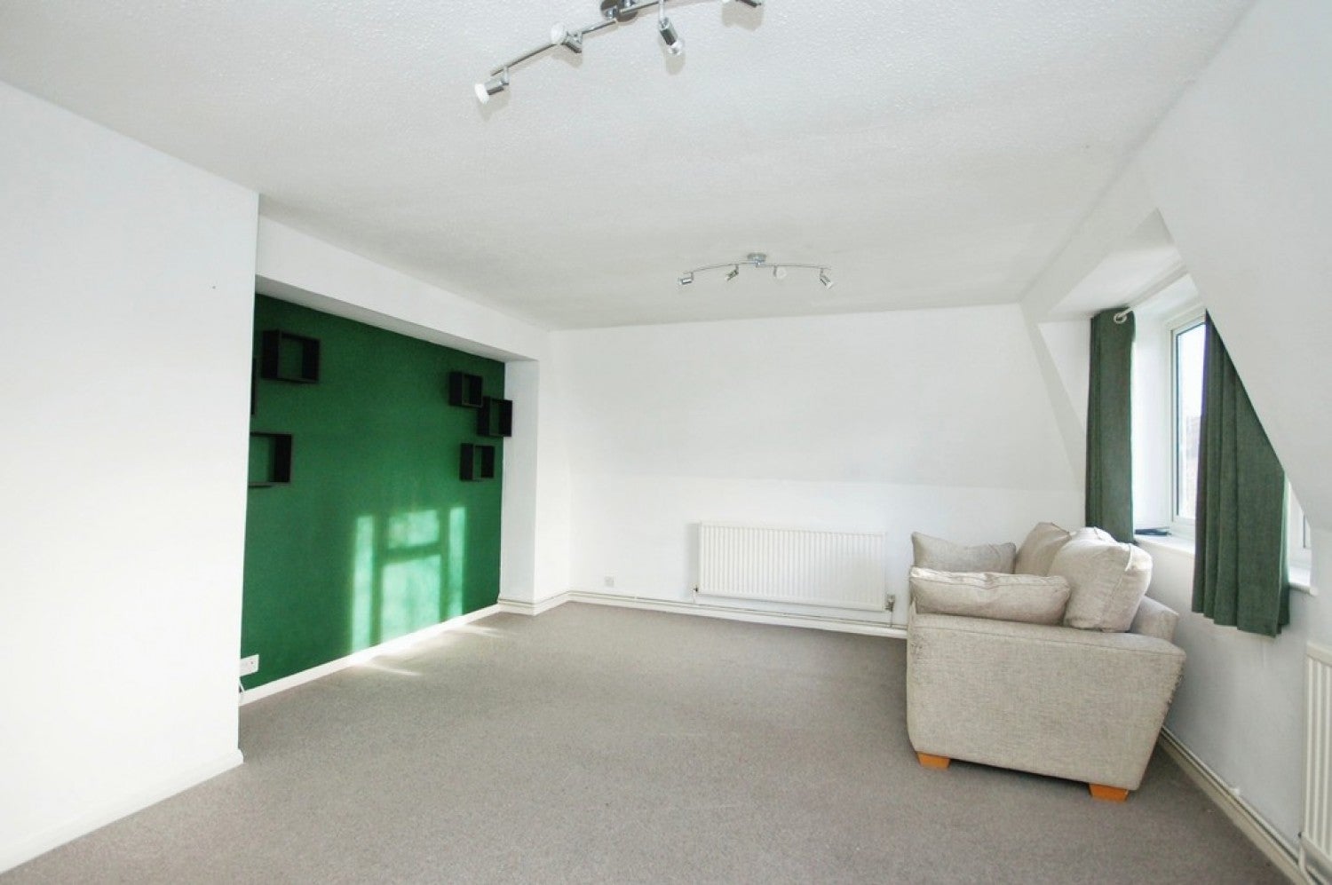 Flat Mutton Hall Hill in Wealden