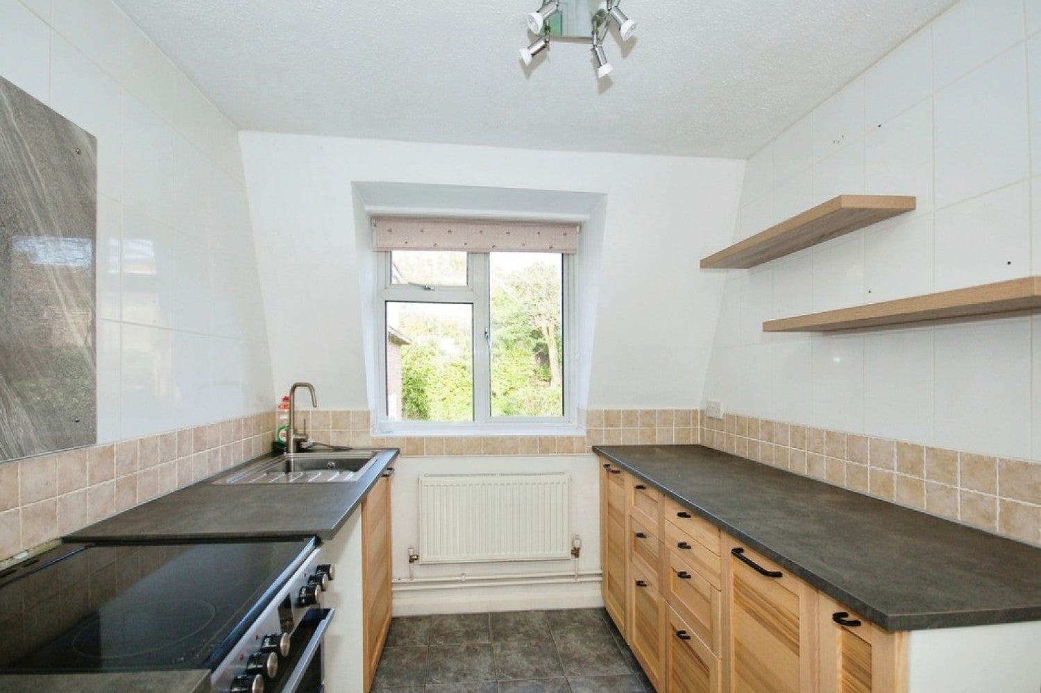 Flat Mutton Hall Hill in Wealden