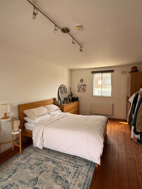 Room Copenhagen Street in Greater London