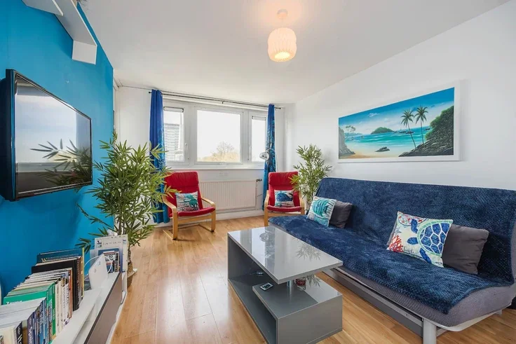 Flat Dingley Road in Greater London