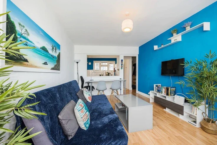 Flat Dingley Road in Greater London