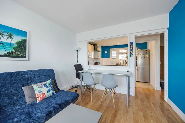 Flat Dingley Road in Greater London