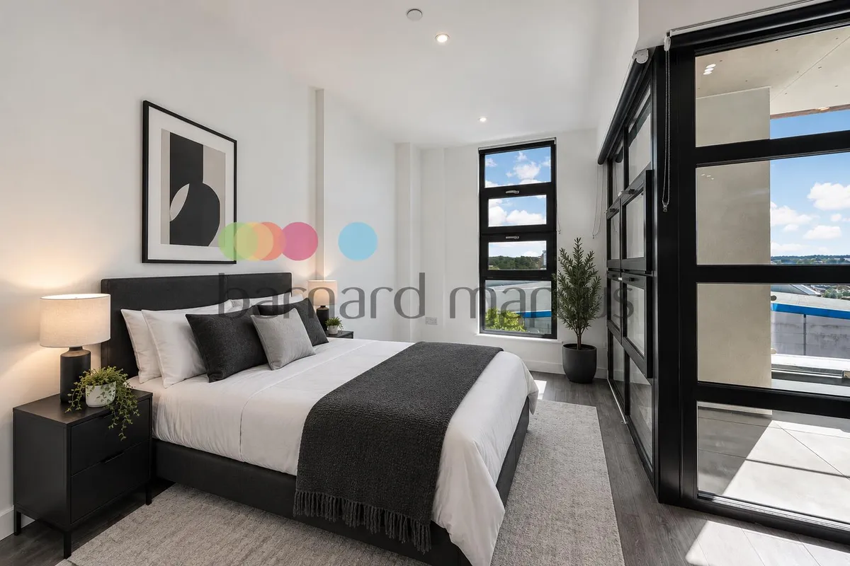 Flat Purley Way in Greater London