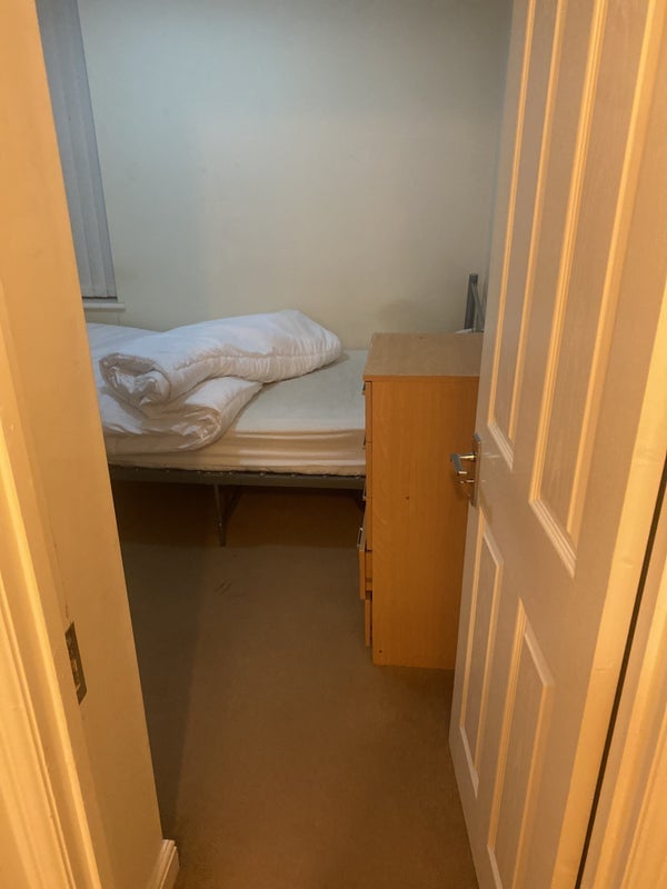 Room Bent Street in Brierley Hill