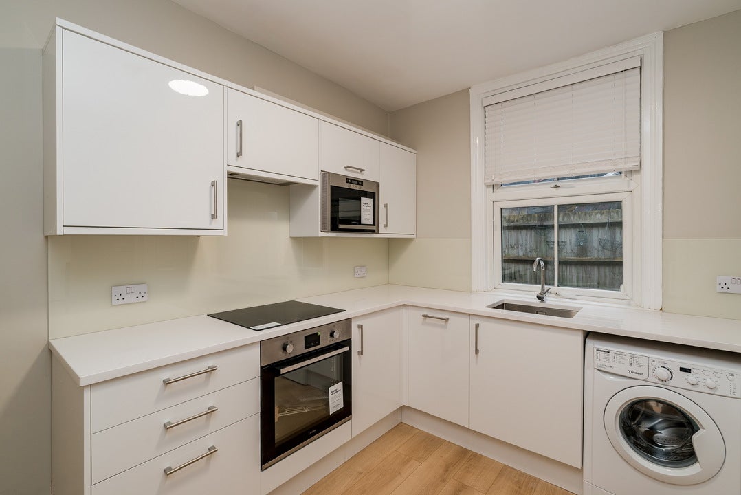 Flat Amersham Hill in High Wycombe