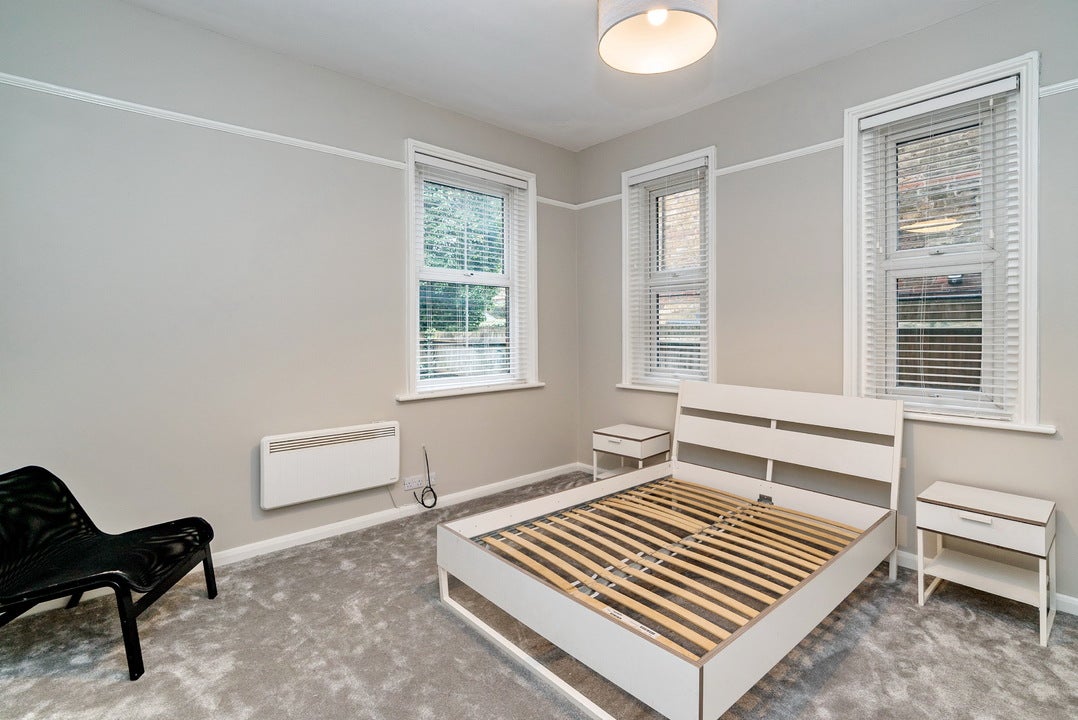 Flat Amersham Hill in High Wycombe