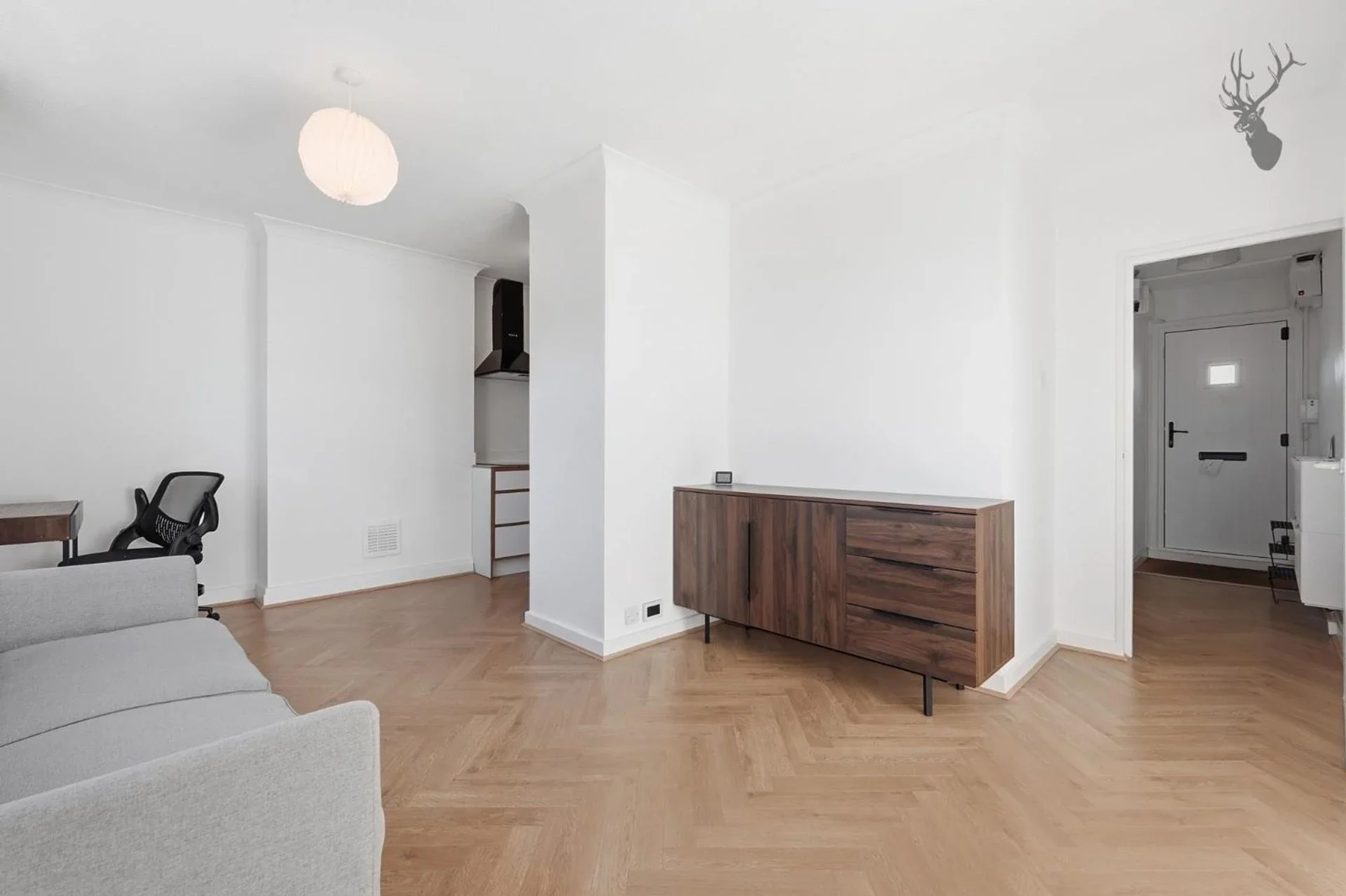 Flat Court Yard in Greater London
