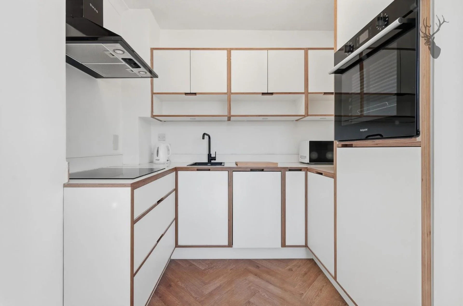 Flat Court Yard in Greater London