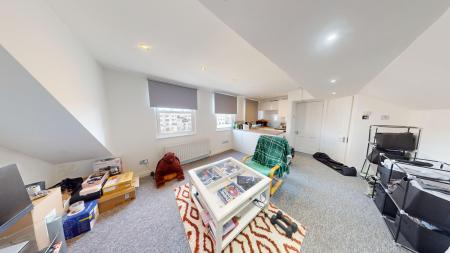 Flat First Avenue in Hove