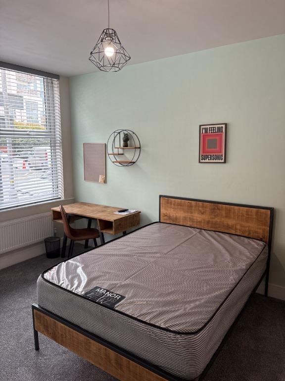 House Deramore Street in Manchester