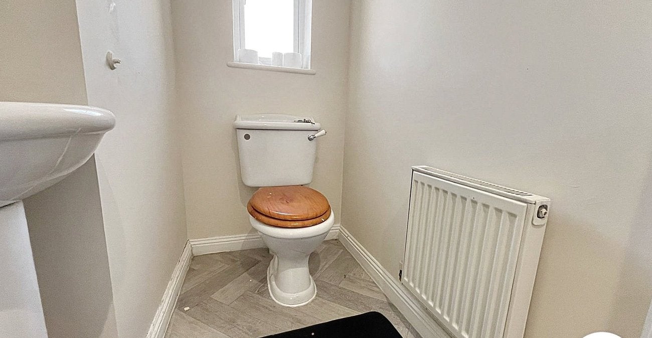 House Alfriston Close in Greater London