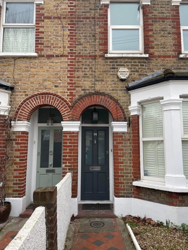 Room Burntwood Lane in Greater London