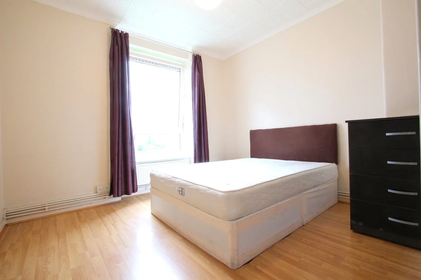 Flat Poplar High Street in Greater London