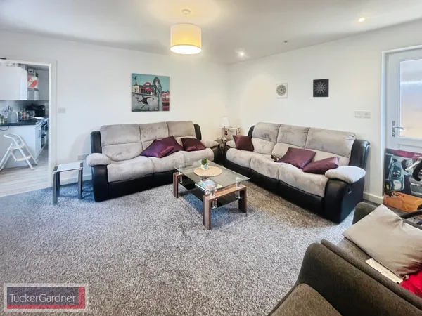 Room Vicarage Avenue in South Cambridgeshire