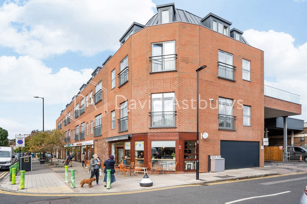 Flat Park Road in Greater London
