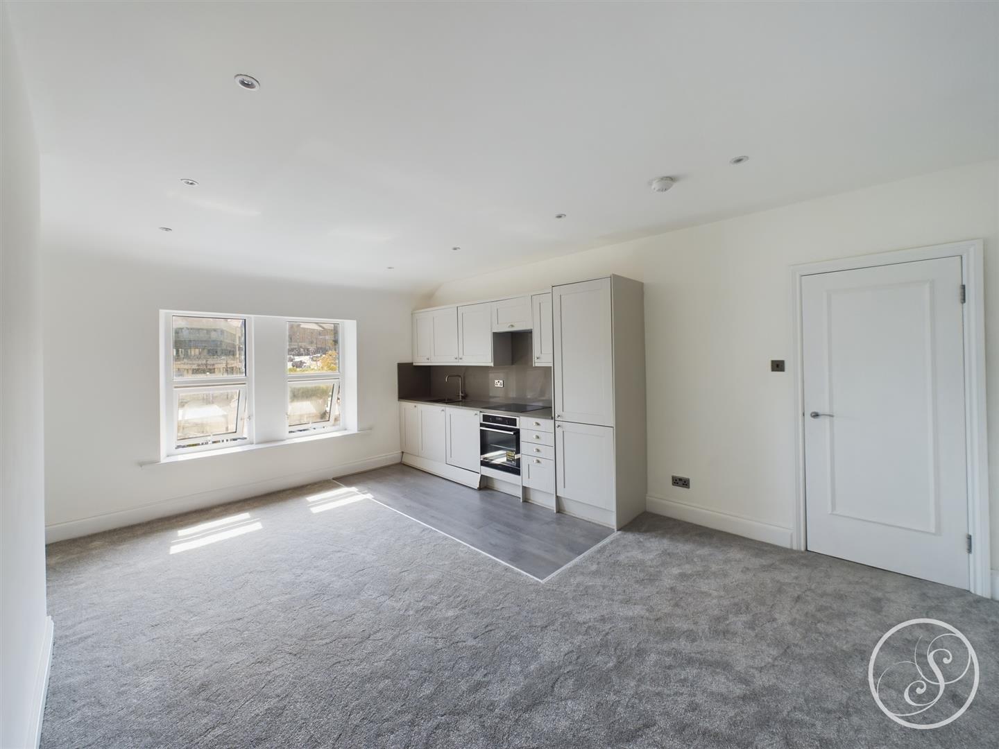 Flat Back Cheltenham Mount in Harrogate