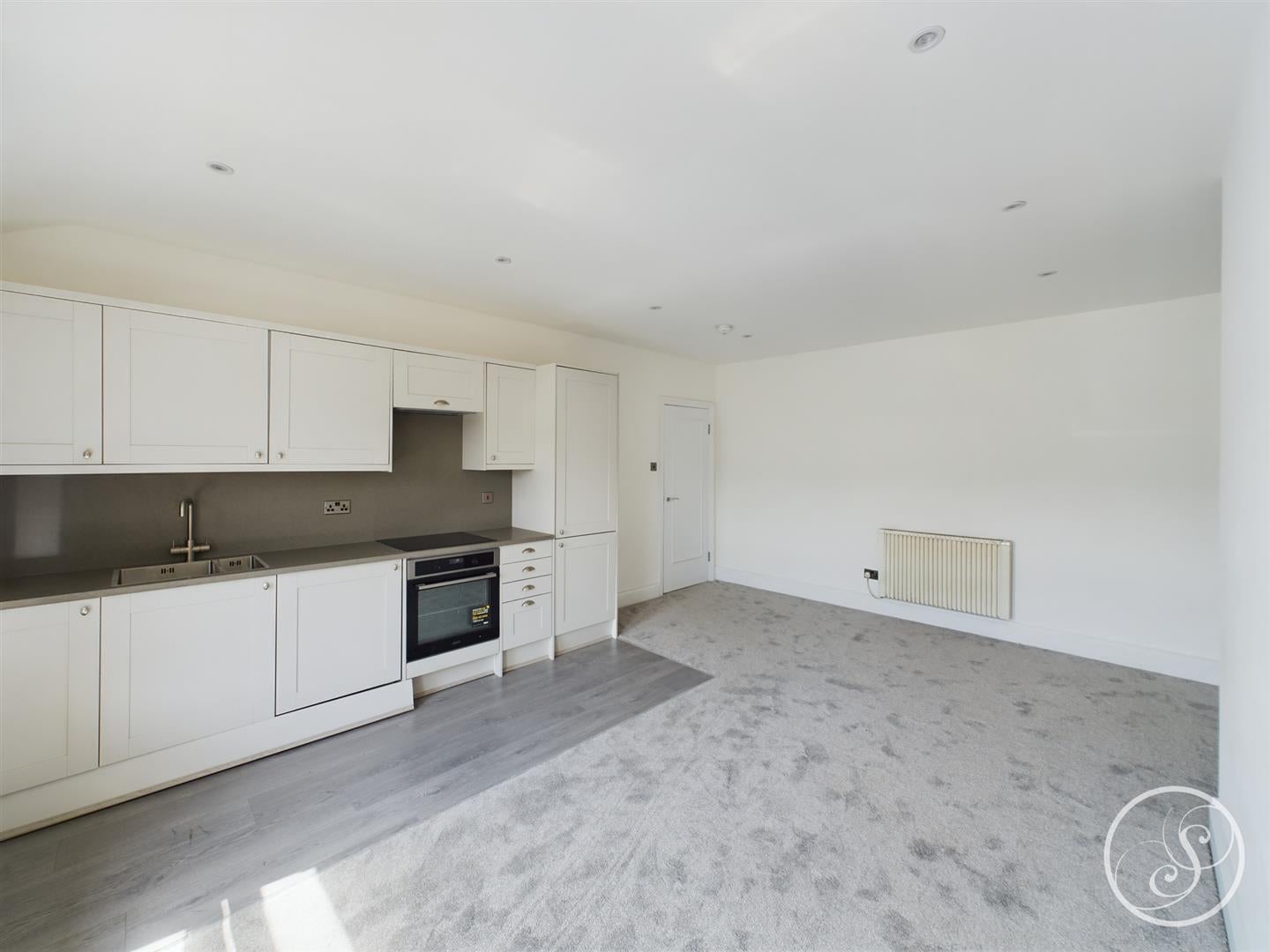 Flat Back Cheltenham Mount in Harrogate