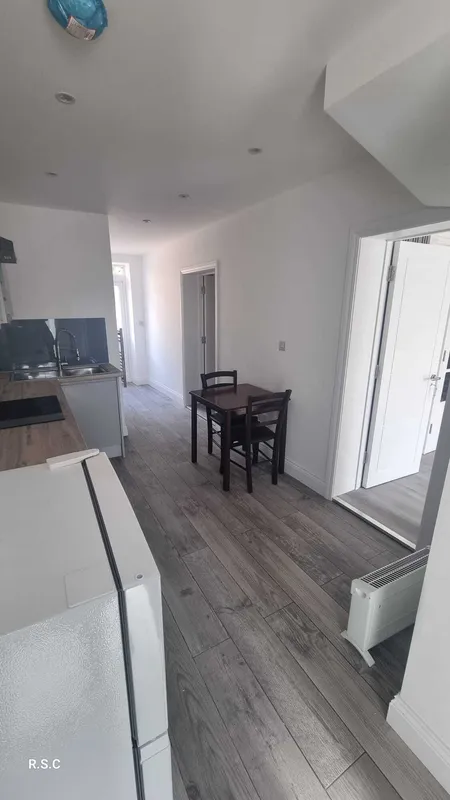 Flat Tangmere Gardens in Greater London
