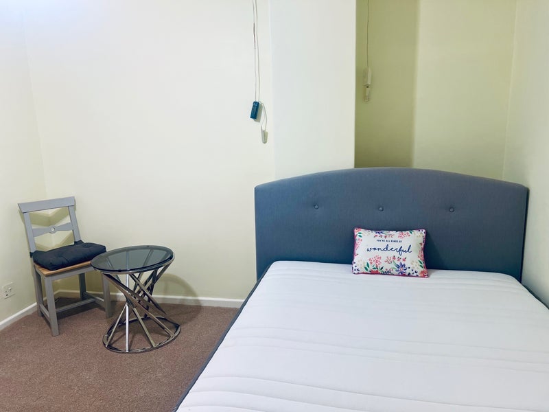 Room Martyrs Avenue in Crawley