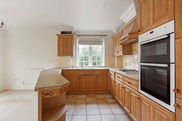 Flat Malthouse Way in Marlow