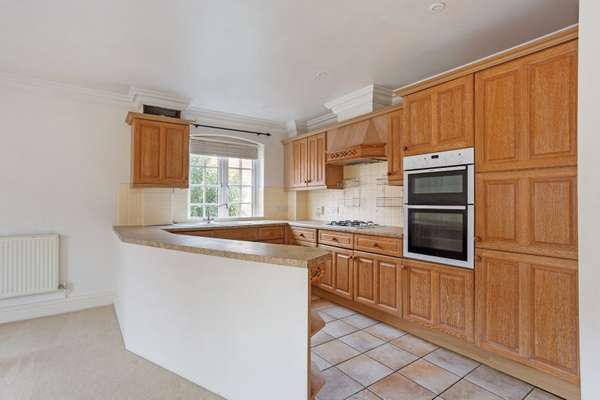 Flat Malthouse Way in Marlow