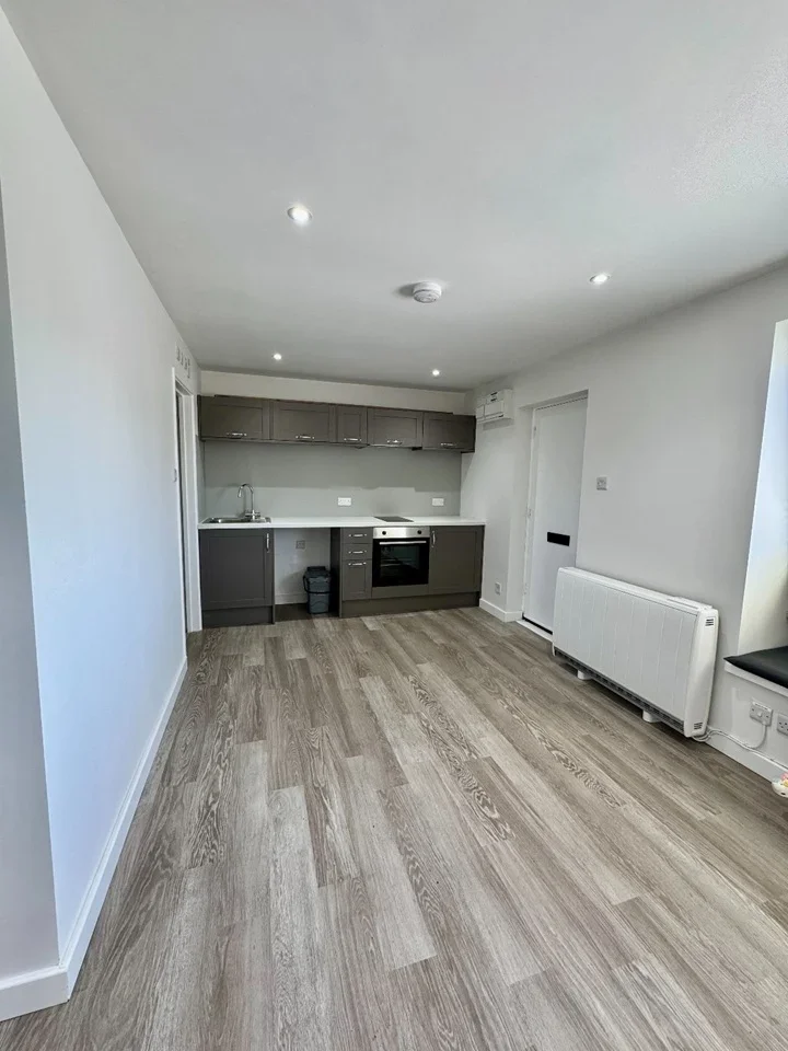 Flat Kings Road in Babergh