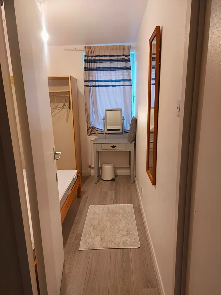 Room Stoughton Close in Greater London