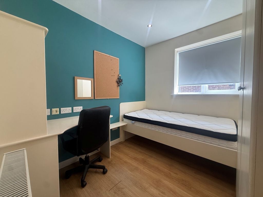 Room Spitalfield Lane in Chichester