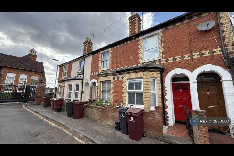 House Dorothy Street in Reading