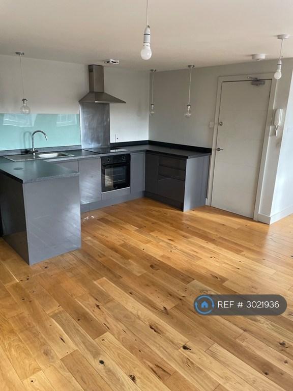 Flat Esland Place in Cotswold District