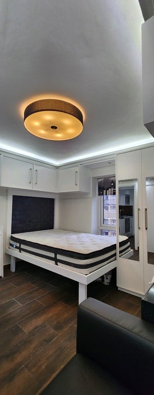 Flat Thomas Road in Greater London