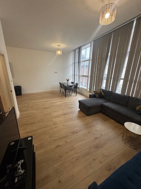 Flat Wellington Street in Luton