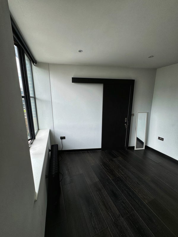 Flat Union Walk in Greater London