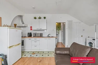 Flat George Lane in Greater London