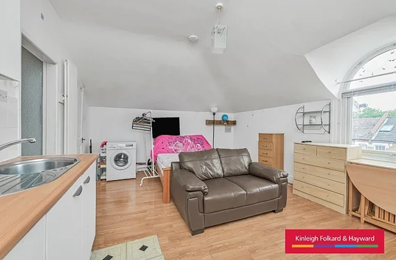 Flat George Lane in Greater London