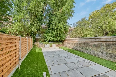 House Saltoun Road in Greater London
