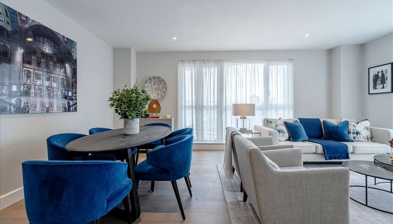 Flat Westferry Circus in Greater London
