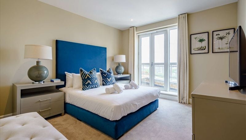 Flat Westferry Circus in Greater London