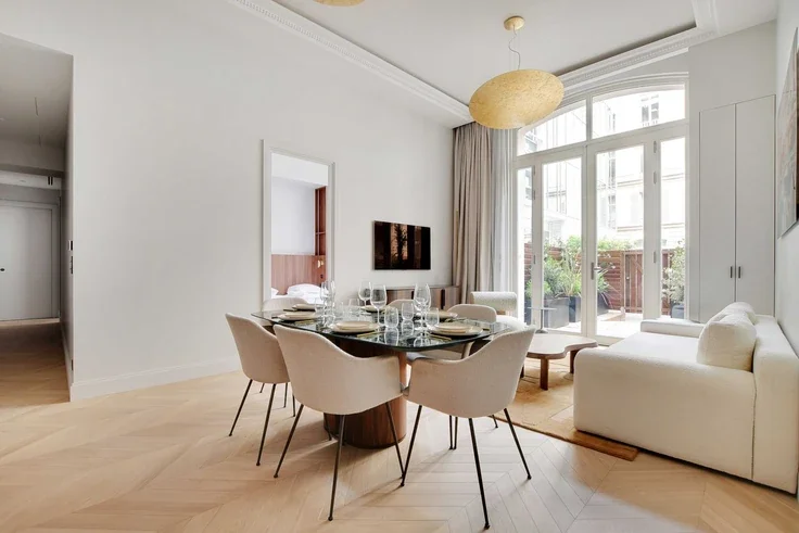 Appartement Avenue George V à Paris