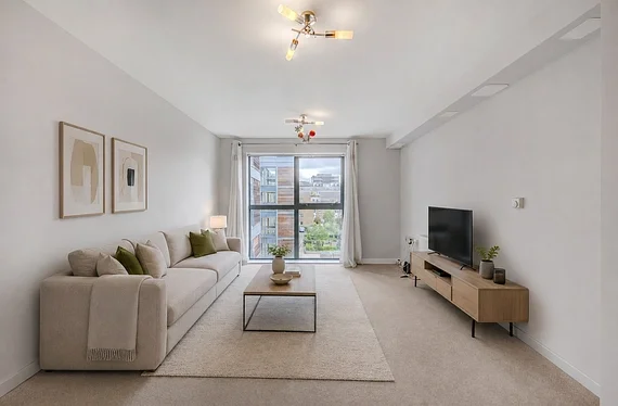 Flat Elswick Street in Greater London